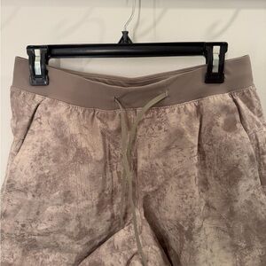 Lululemon men’s zeroed in 5 inch shorts unlined